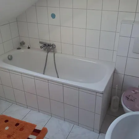 Easy-bedsit 4 *
